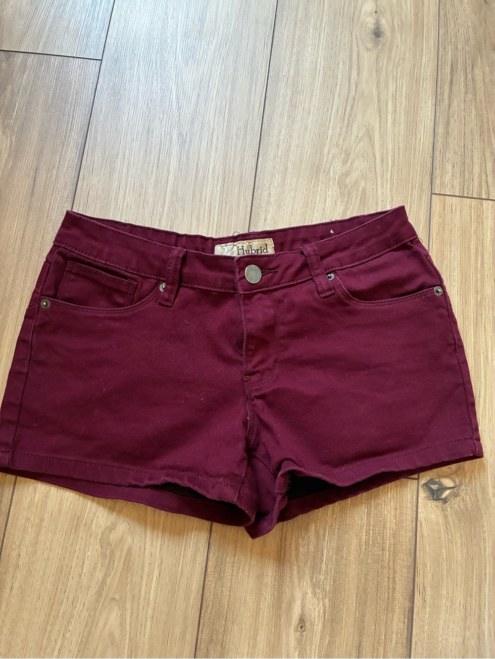 Hybrid & company Women's Burgundy Stretch Micro Mini Low Rise Shorts Y2K